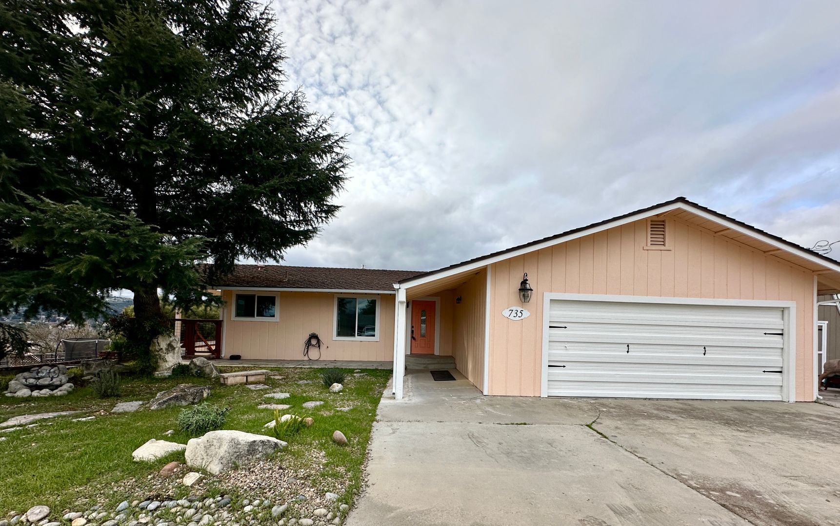 Paso Robles Apartment: 735 N. Trigo Ln