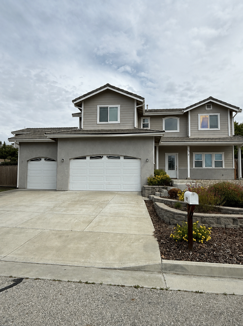 Paso Robles House: 297 Oak Grove Ct.