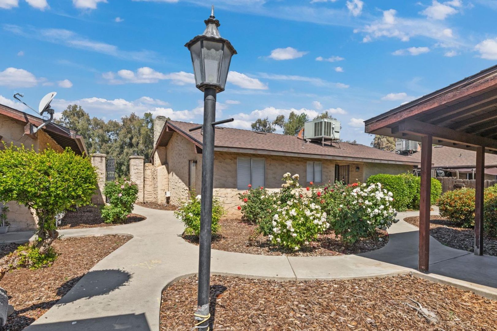 Reedley Apartment: 1520 S. Reed Ave