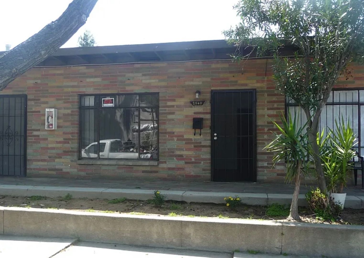 Fresno Apartment: 2538-2544 E Illinois Ave