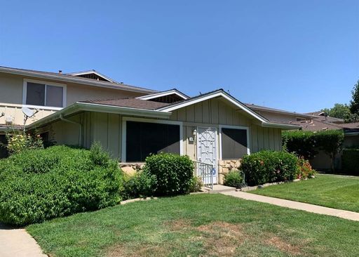 Two-Story 2/1 Near Fig-Garden Village! – photo 1