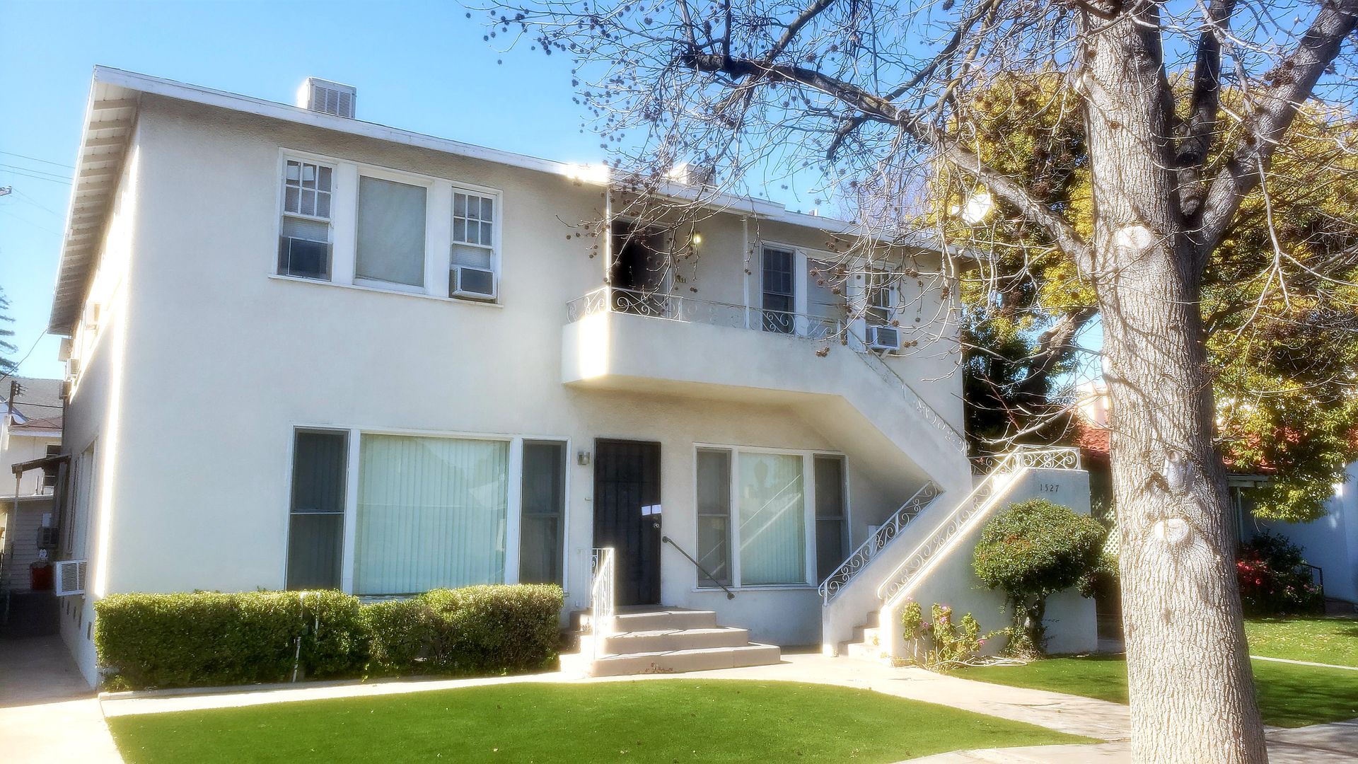 Fresno Apartment: 1527 N Van Ness Ave