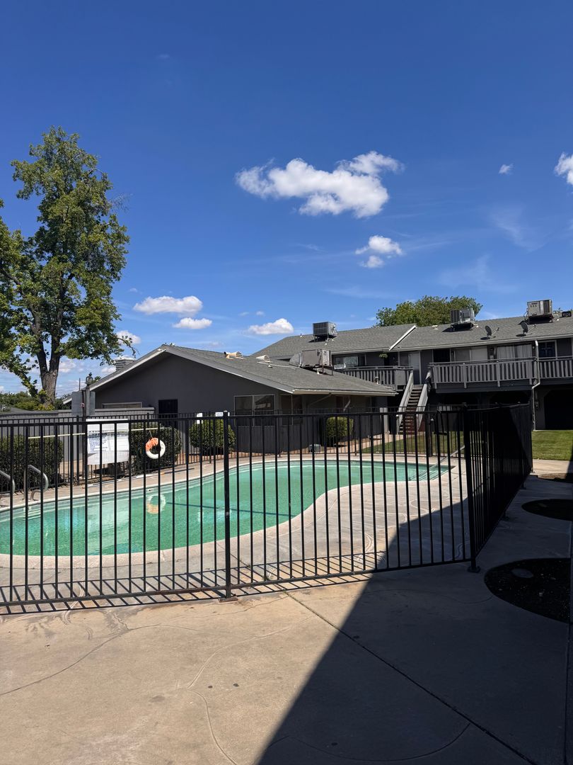 Fresno Apartment: 1115 W Simpson Ave