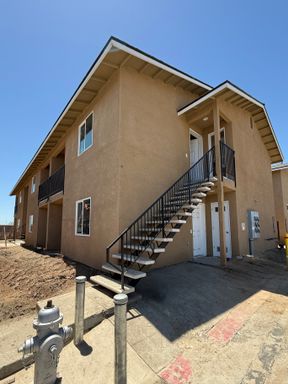 Newly Remodeled Unit! – photo 1