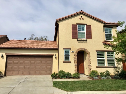 3 BEDROOM 2.5 BATH HOME IN 93230 Available 9/15/2026 – photo 1