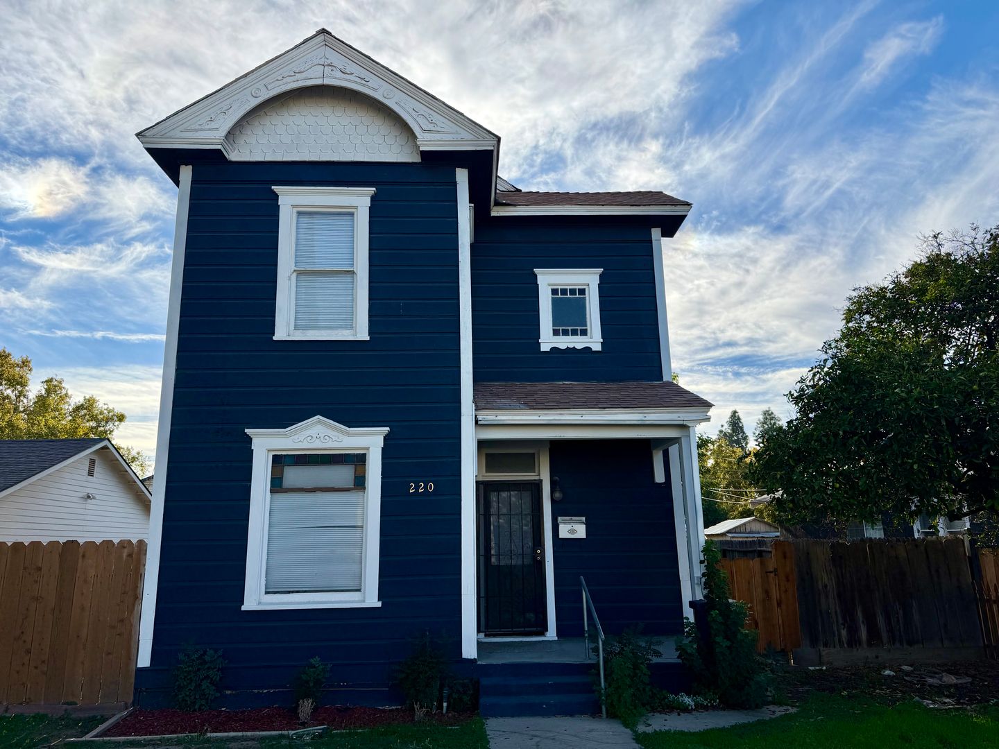 Madera Apartment: 220 S K St
