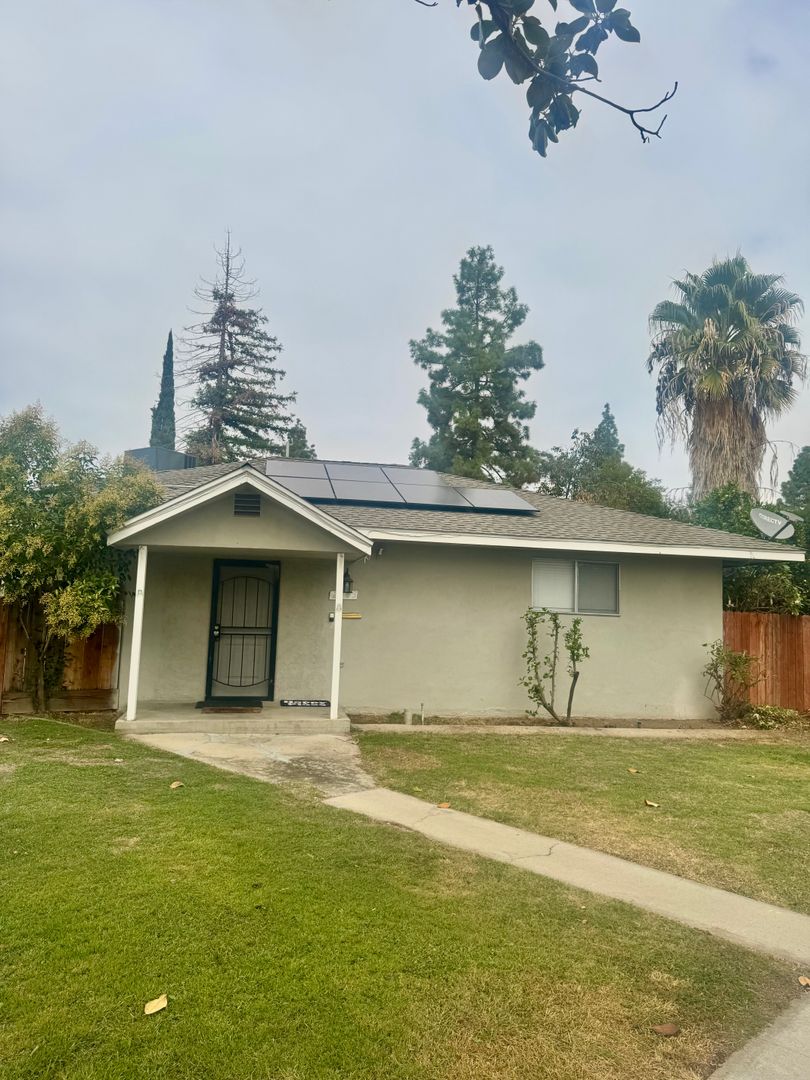 Fresno House: 2903 E. Balch Ave