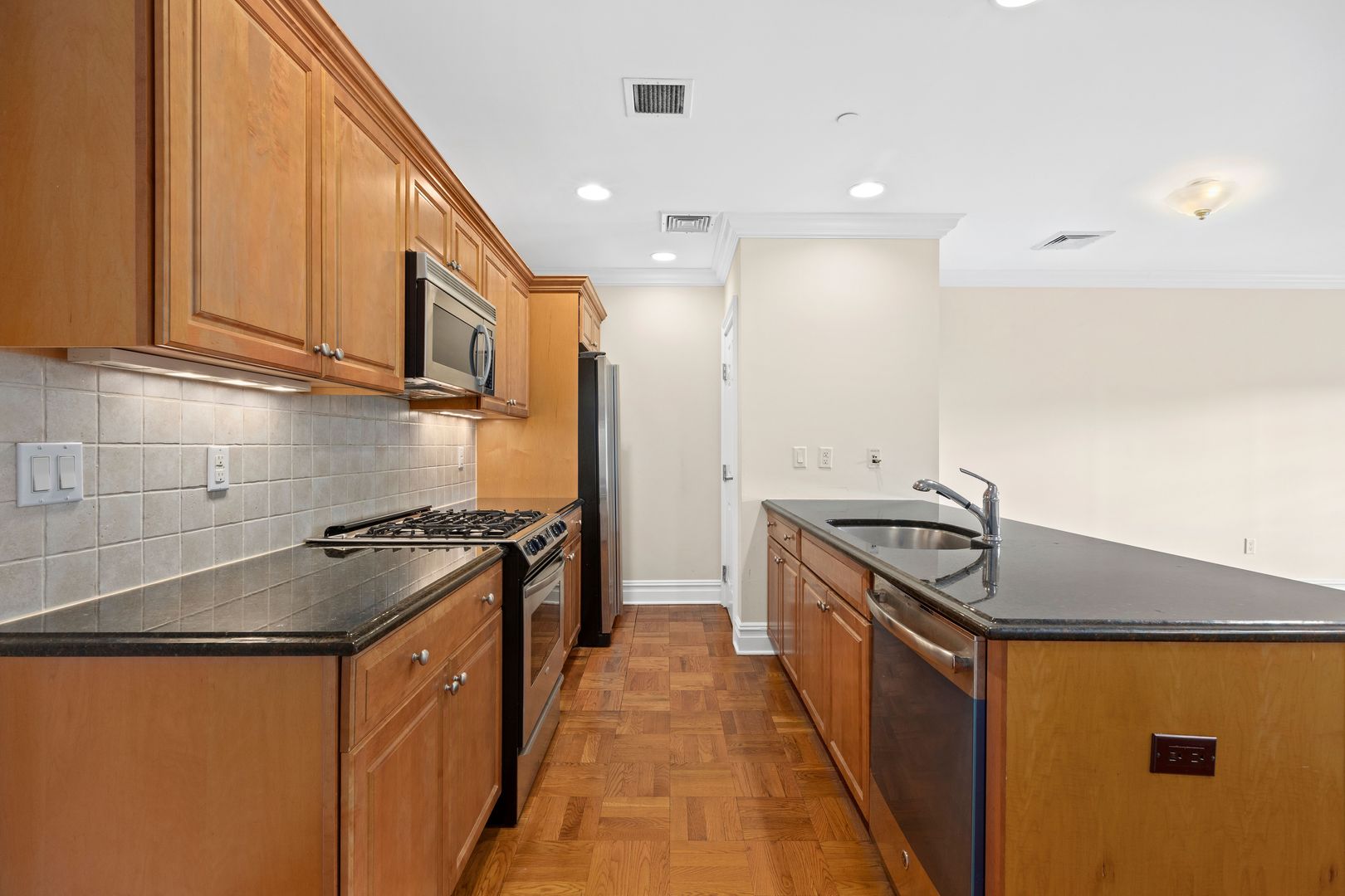 Scarsdale Apartment: 70 Garth Road