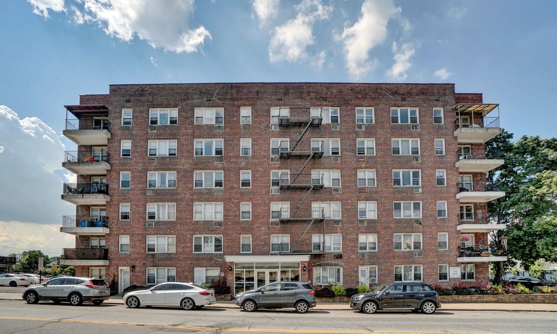 Yonkers Apartment: 675 McLean Avenue