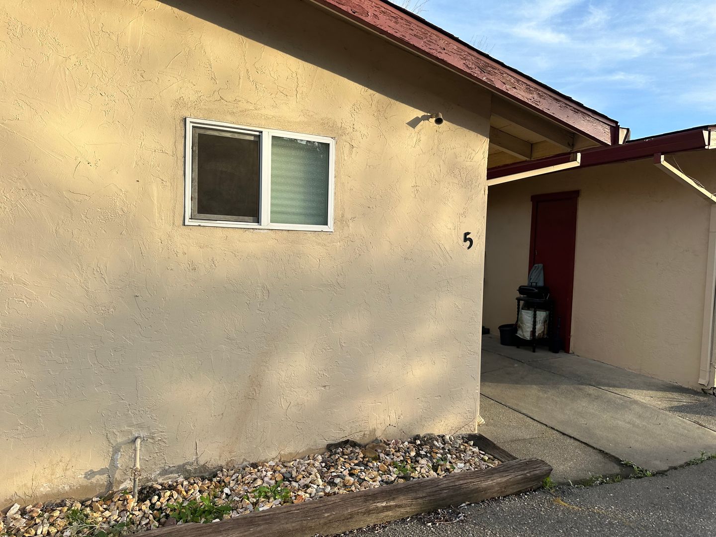 Vacaville Apartment: 209 Brown St