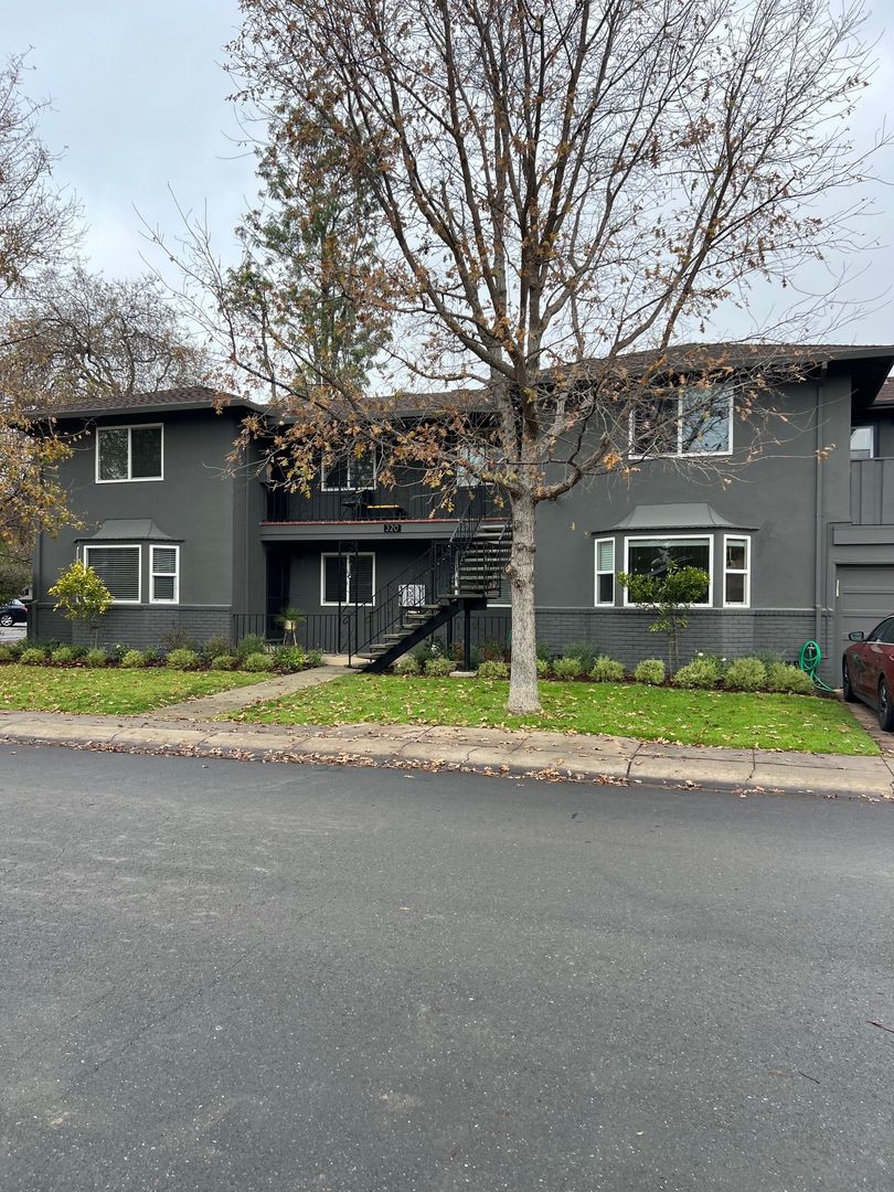 Menlo Park Apartment: 320 Waverly Street
