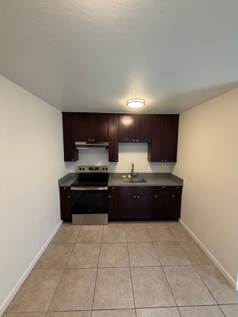 Daly City Apartment: 35 Kent Court