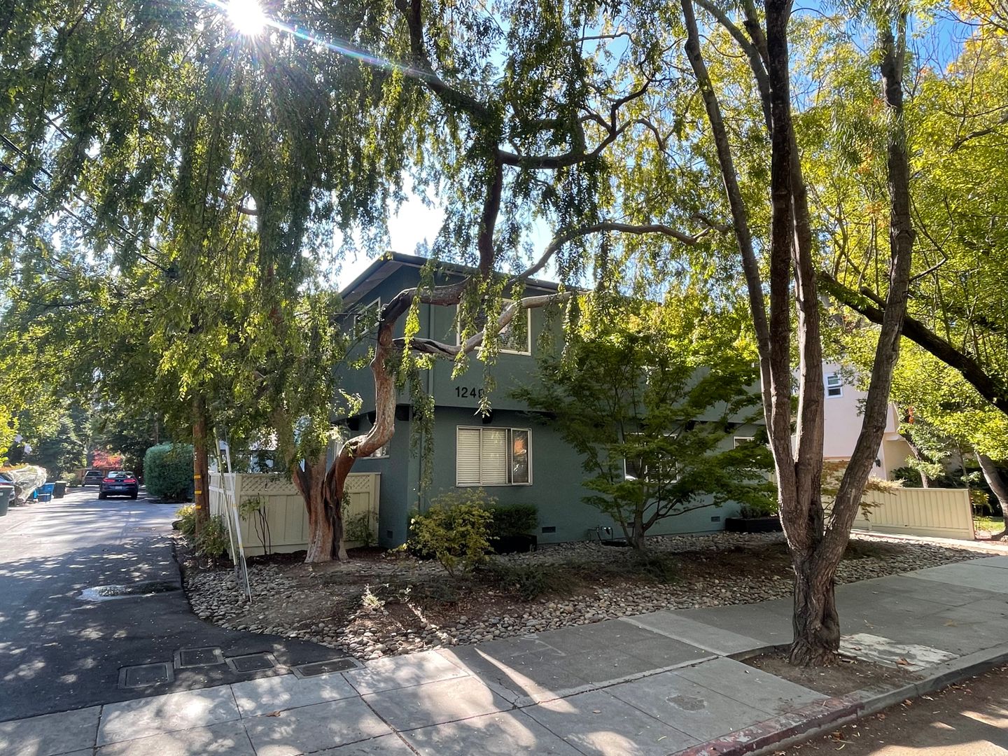 Menlo Park Apartment: 1249 Hoover St