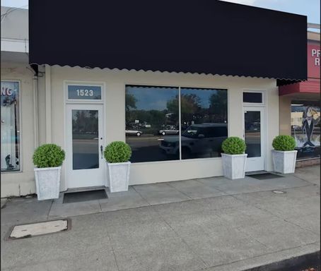 High-Visibility Woodside Rd Retail Space | Parking | Move-In Ready – photo 1