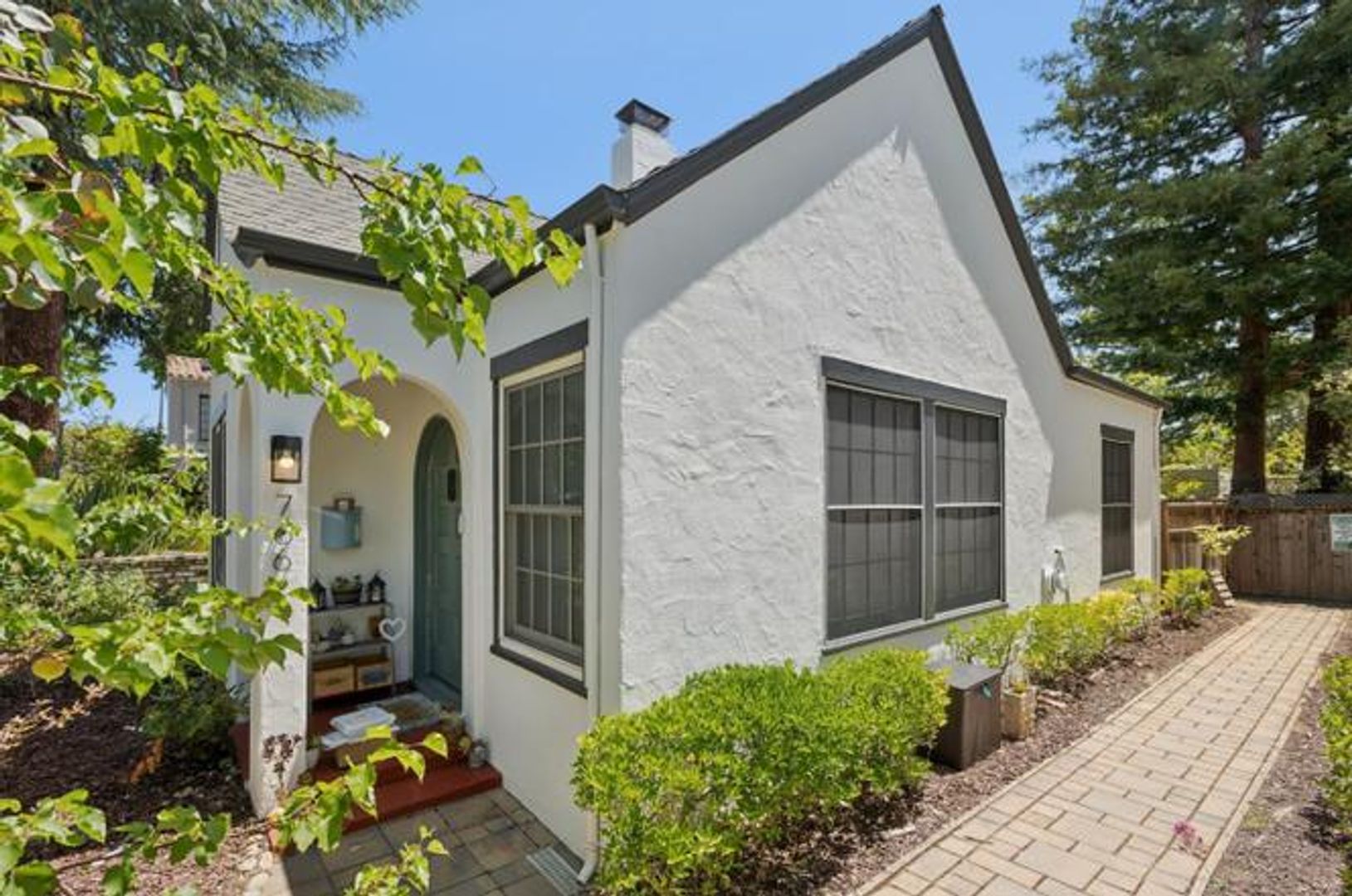 Palo Alto House: 762 Hamilton Ave.