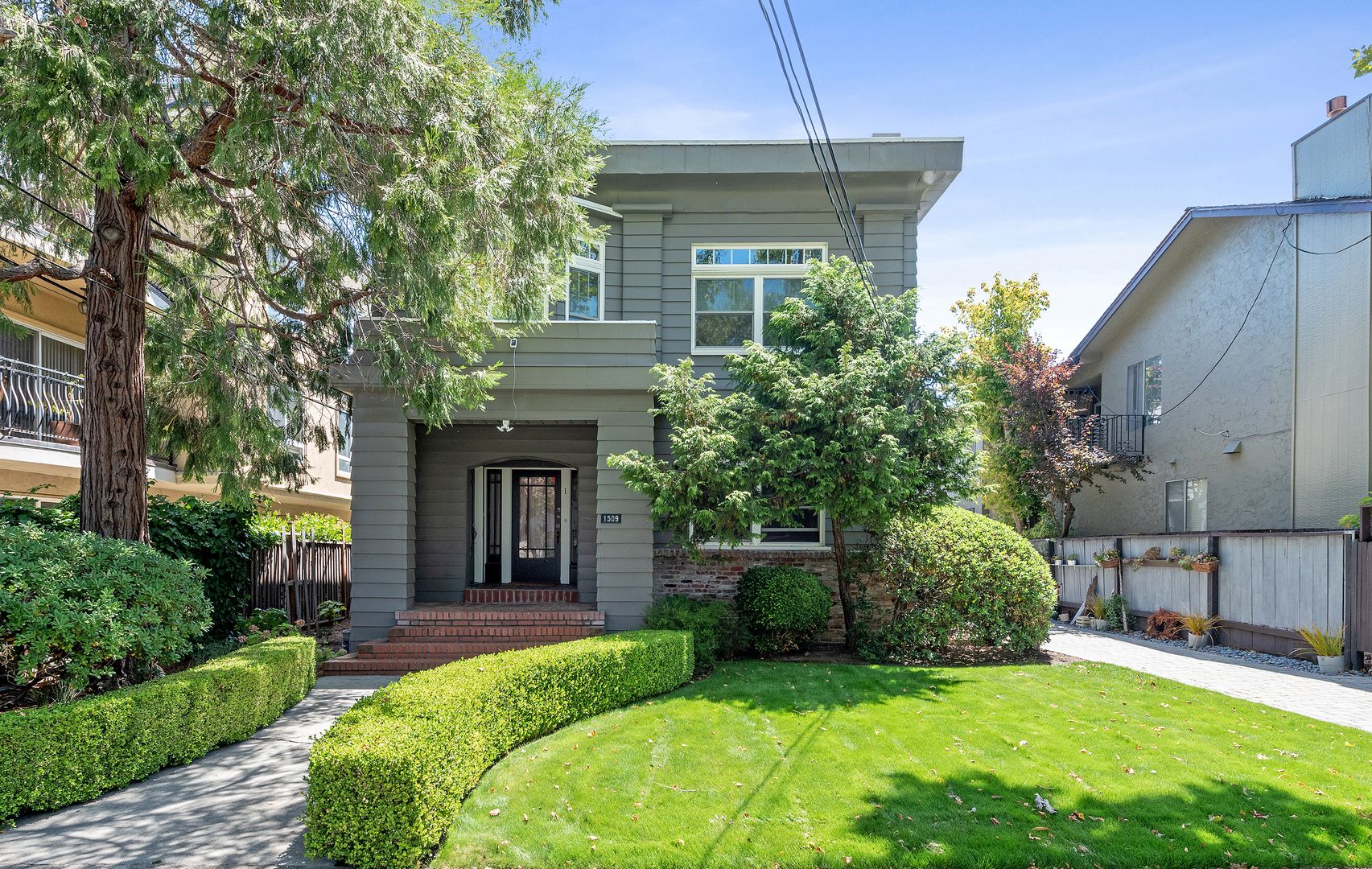 Burlingame Apartment: 1509 Newlands Ave