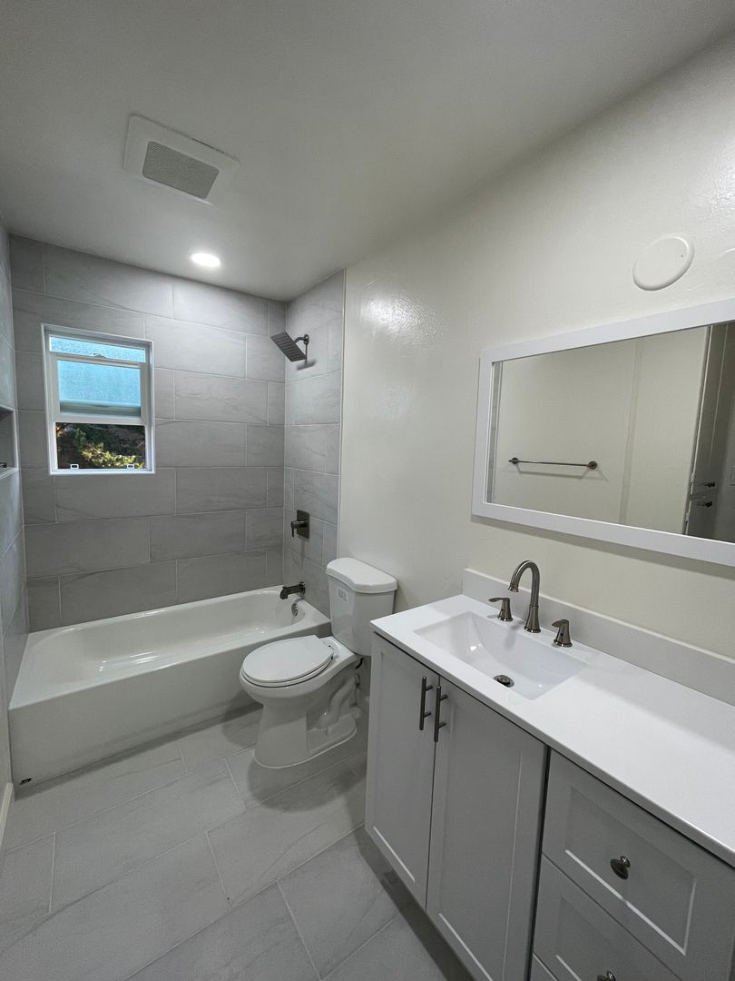 San Mateo Apartment: 400 Bermuda Dr