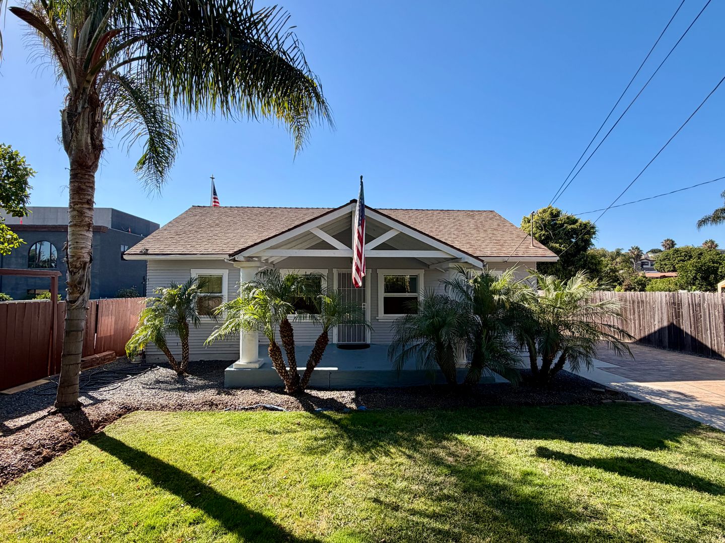 Carlsbad House: 1190 Pine Avenue