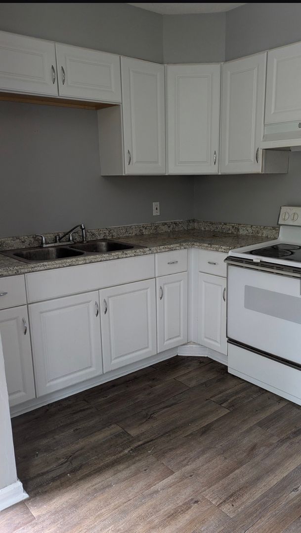 Dublin Apartment: 211 N. Washington St