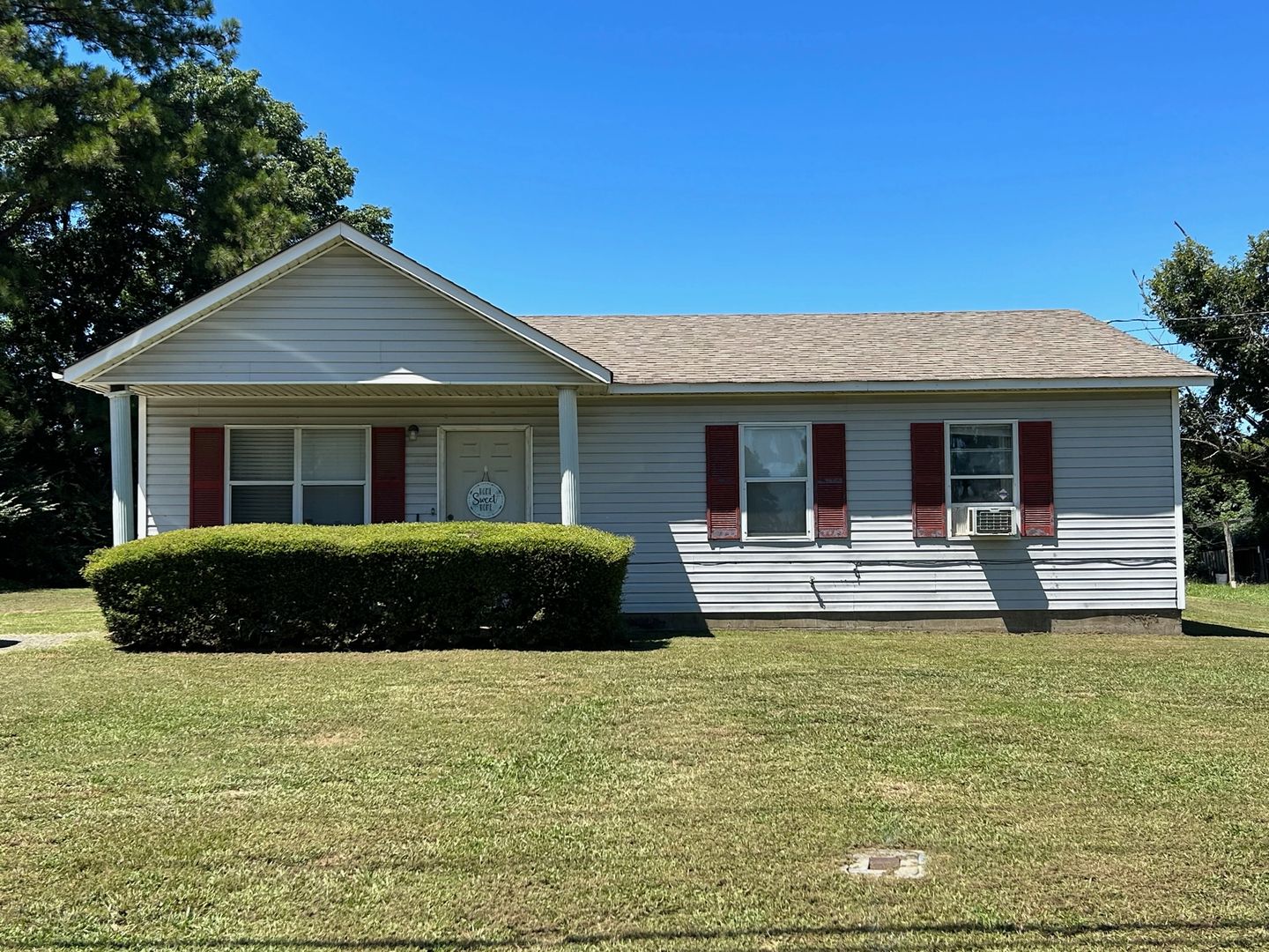 Senatobia House: 109 Matthews Dr