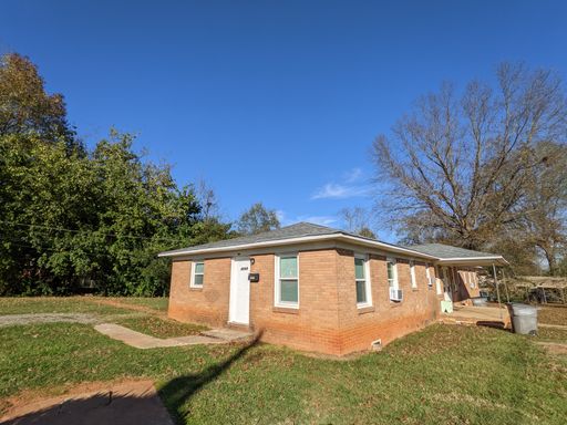 Charming 2BD/1BA End Unit