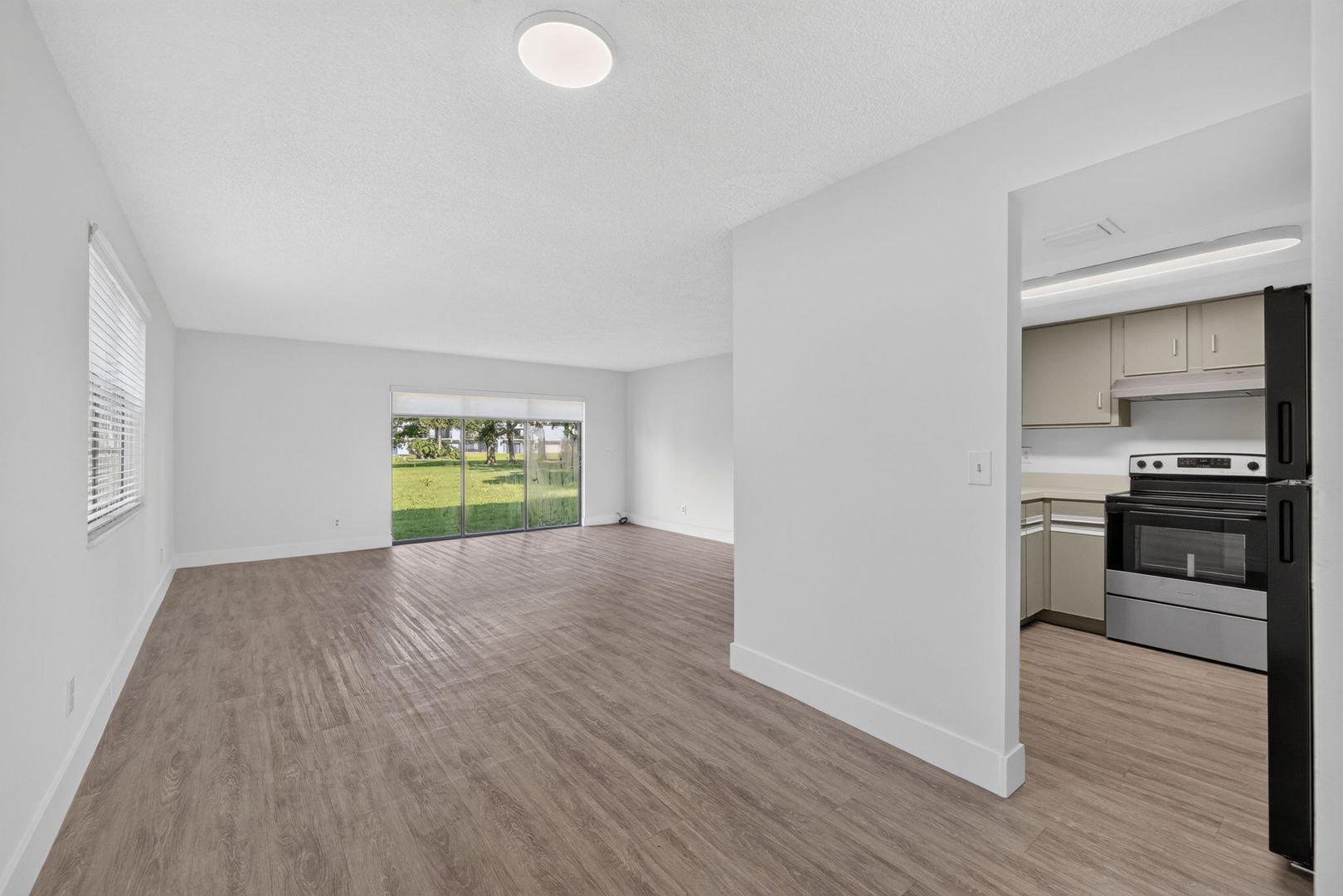 Fort Pierce Apartment: 2517 S 17th Street