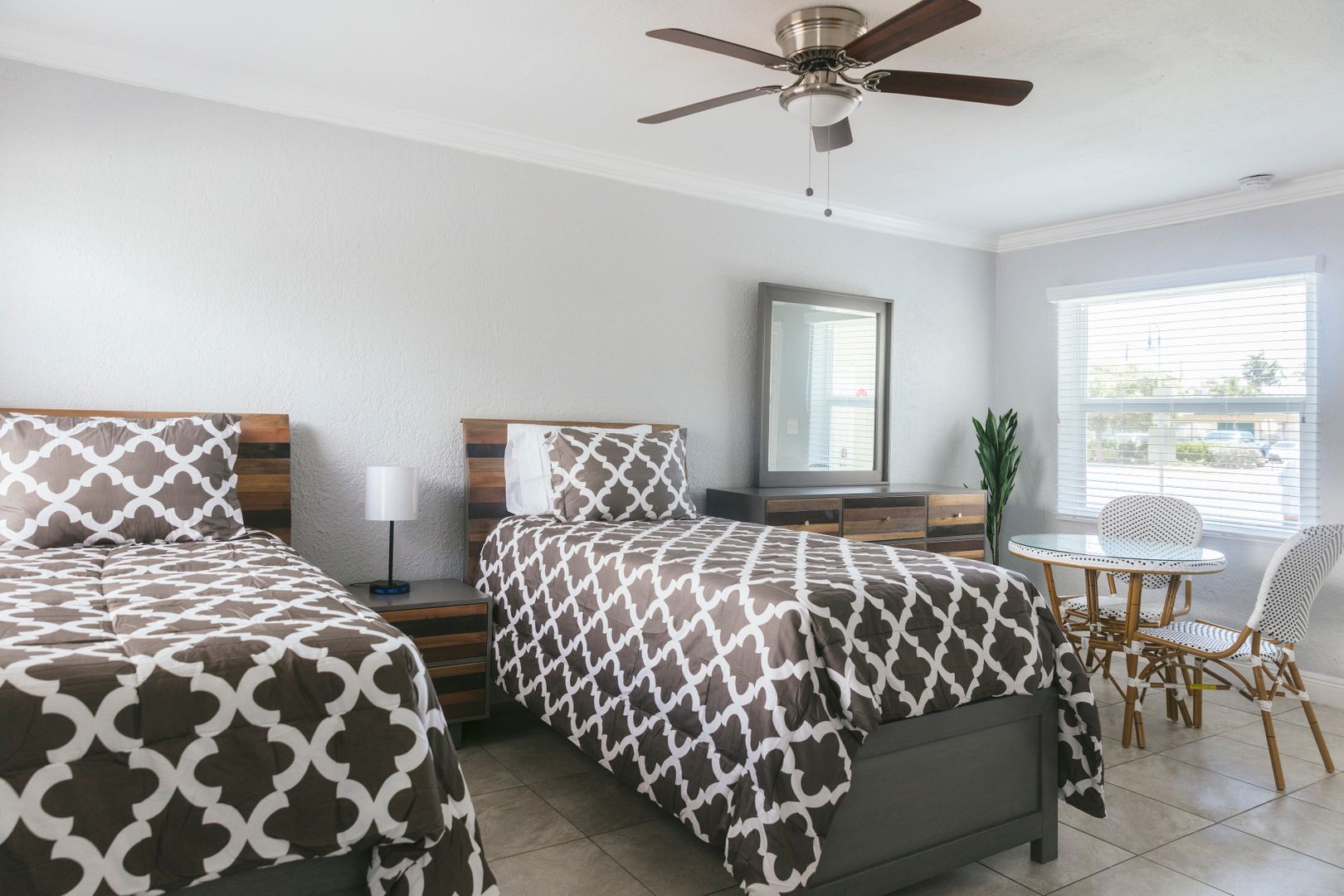 Lake Worth Beach Apartment: 2001 N Dixie Hwy