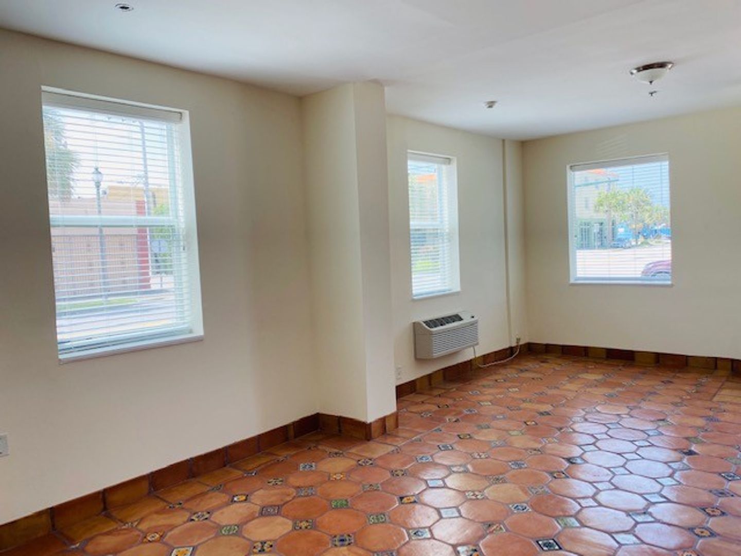 West Palm Beach Apartment: 2320 N Dixie Hwy