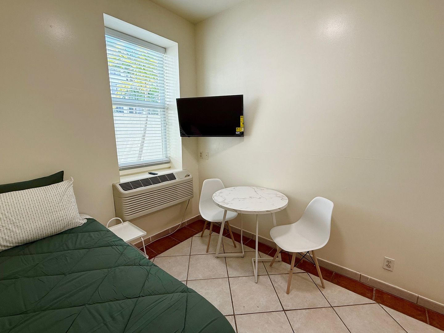 West Palm Beach Apartment: 2320 N Dixie Hwy