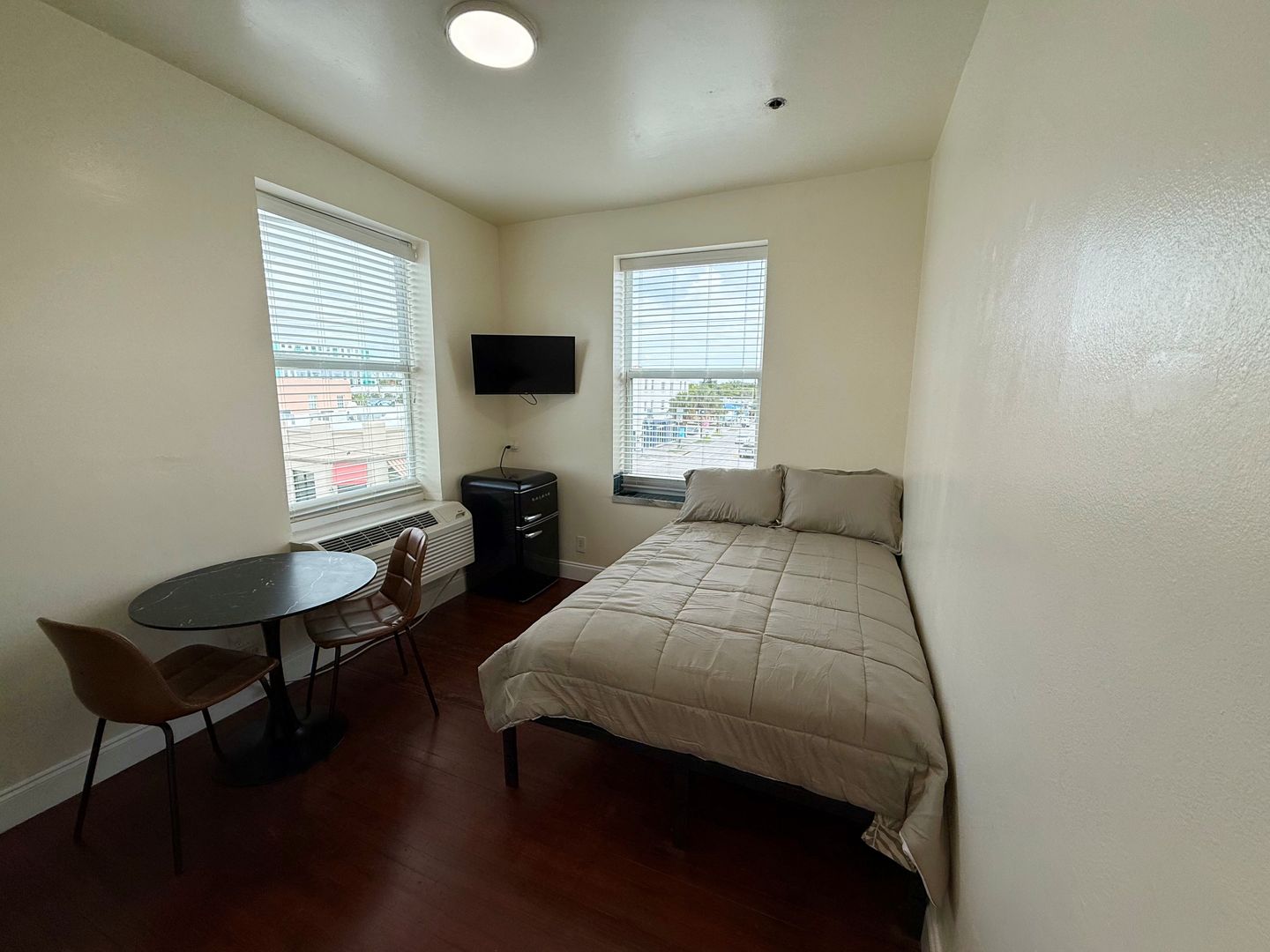 West Palm Beach Apartment: 2320 N Dixie Hwy