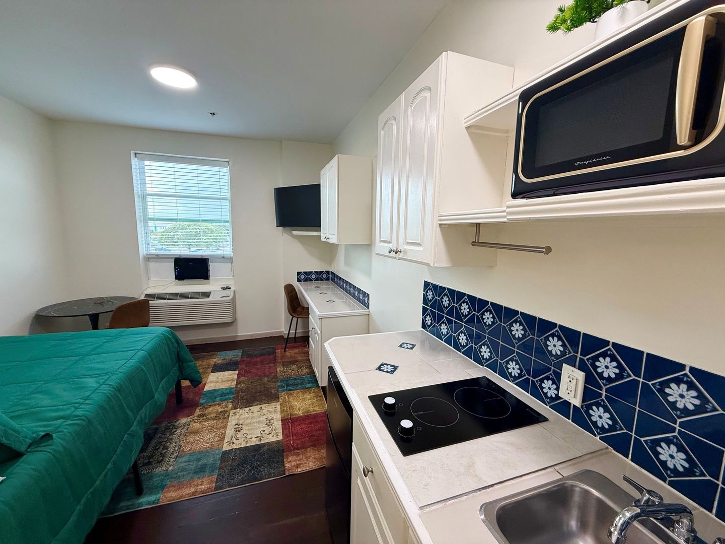 West Palm Beach Apartment: 2320 N Dixie Hwy