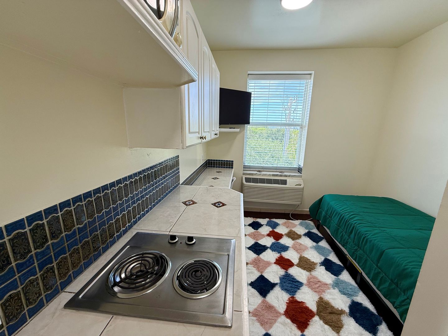 West Palm Beach Apartment: 2320 N Dixie Hwy