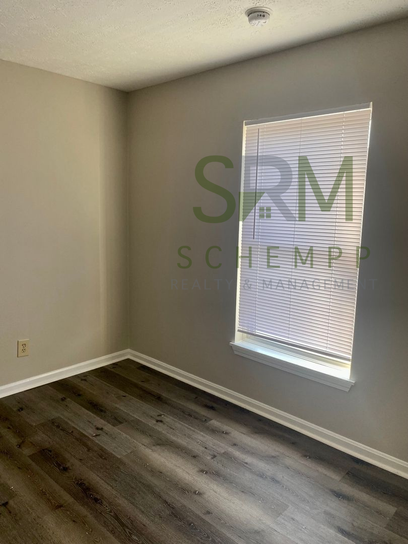 Louisville House: 2433 Slevin