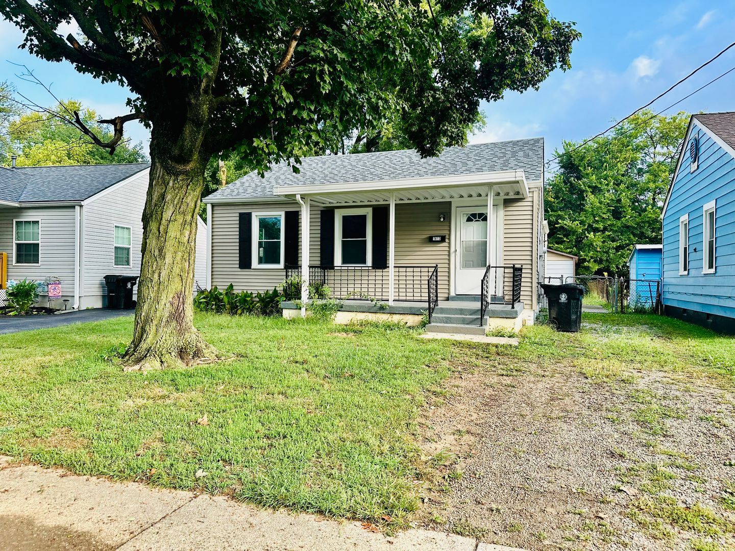 Louisville House: 1613 Clara Avenue