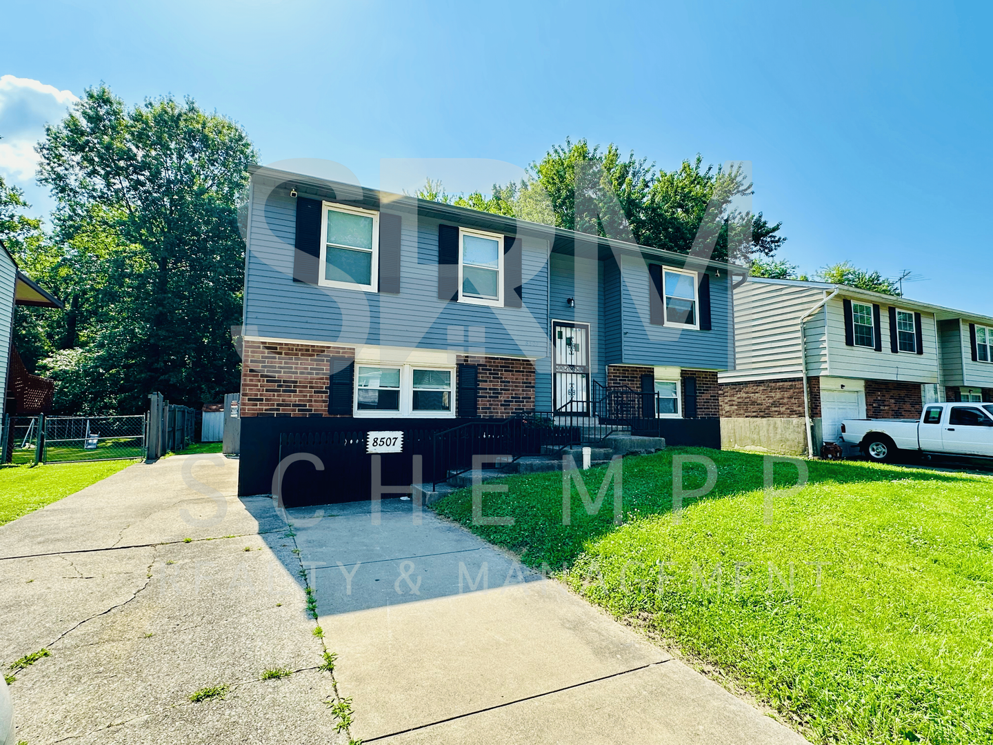 Louisville House: 8507 Bost Lane