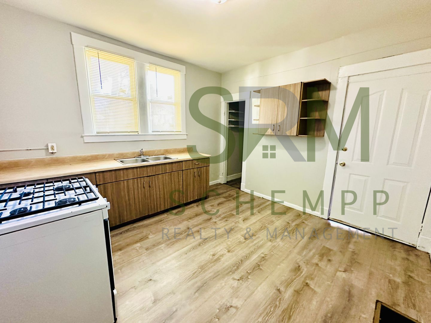 Louisville House: 725 Iowa Ave