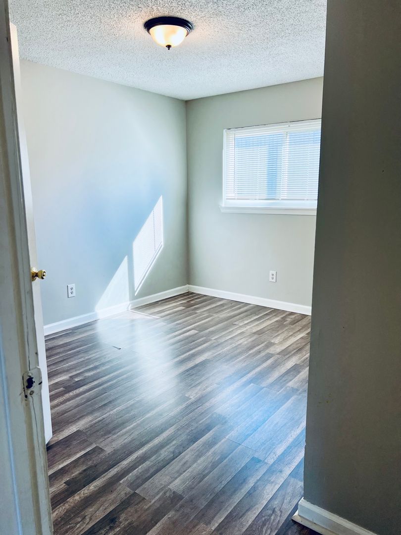 1519 Crums Lane 50, Louisville, KY 40216