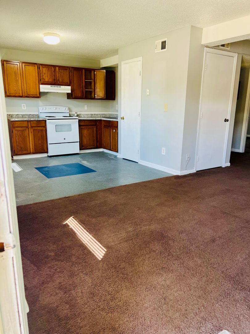 1519 Crums Lane 42, Louisville, KY 40216