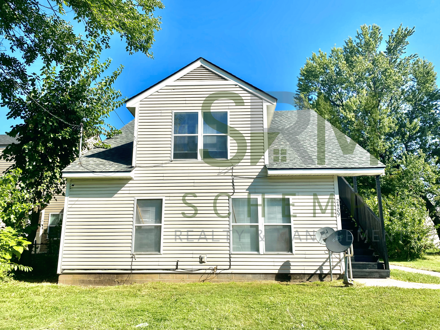 Louisville Apartment: 2409 Rowan St #3