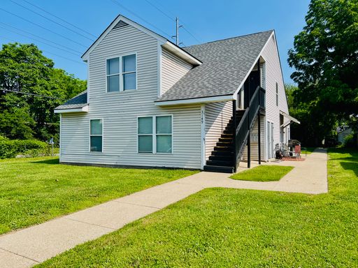 Updated second floor 2 bedroom apartment in West Louisville- Section 8 accepted *$200 Amazon Gift Card at Lease Signing* – photo 1
