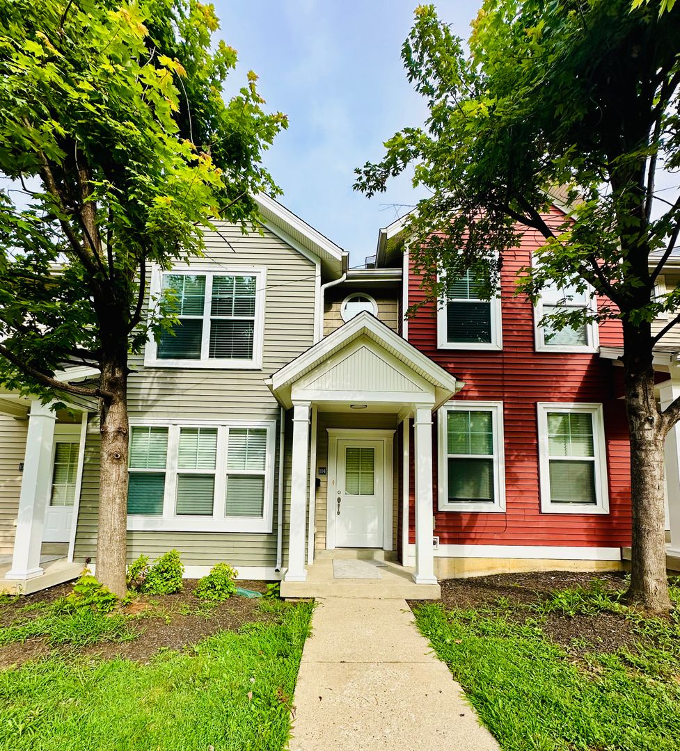 Louisville Apartment: 102 Weist Place