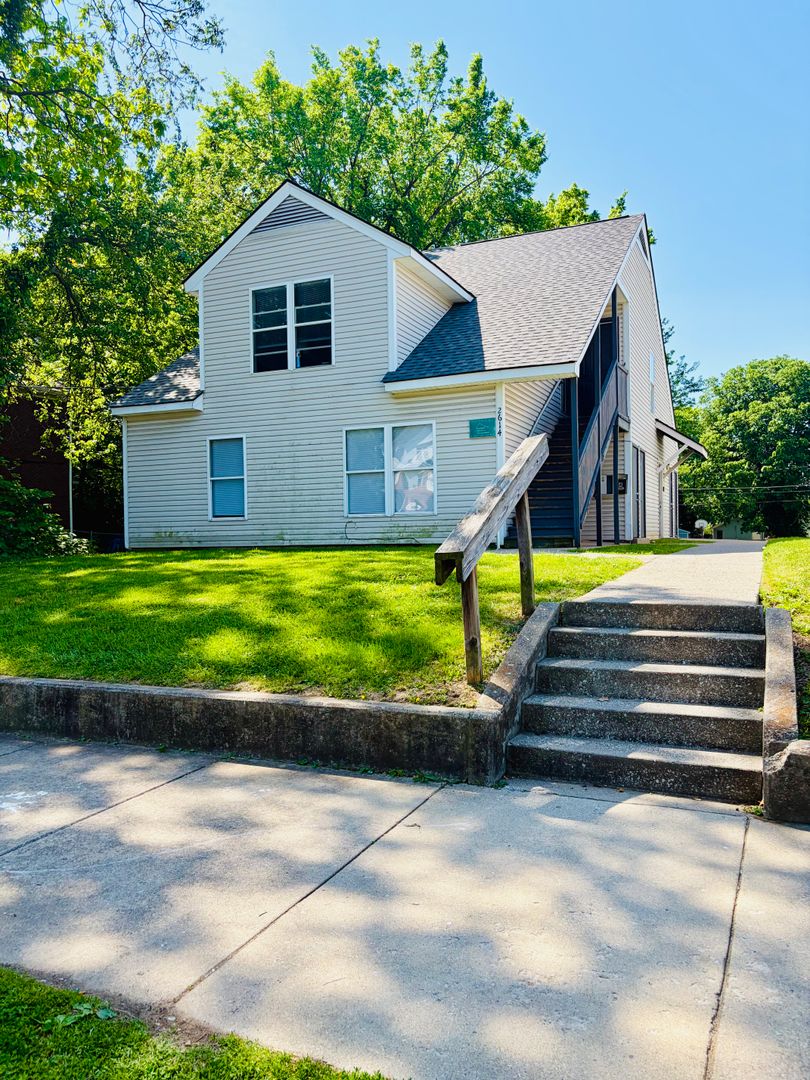 Louisville Apartment: 2614 W Jefferson St #4
