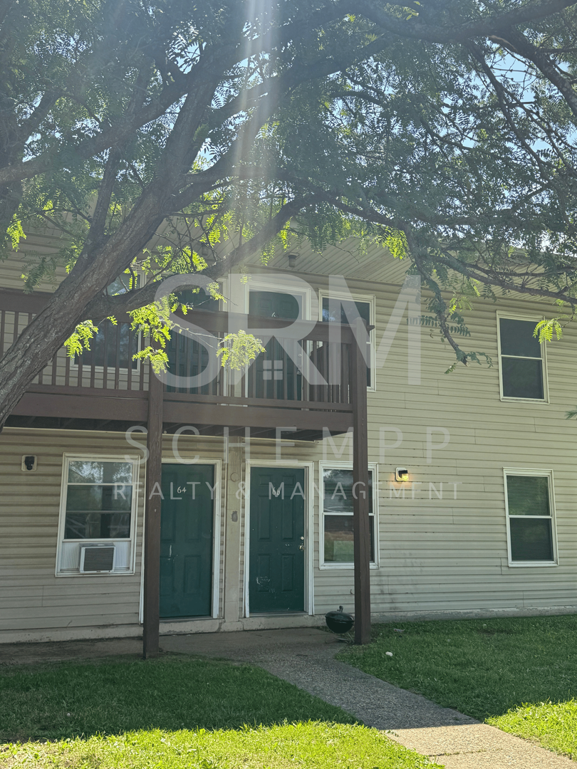 Louisville Apartment: 1519 Crums Lane