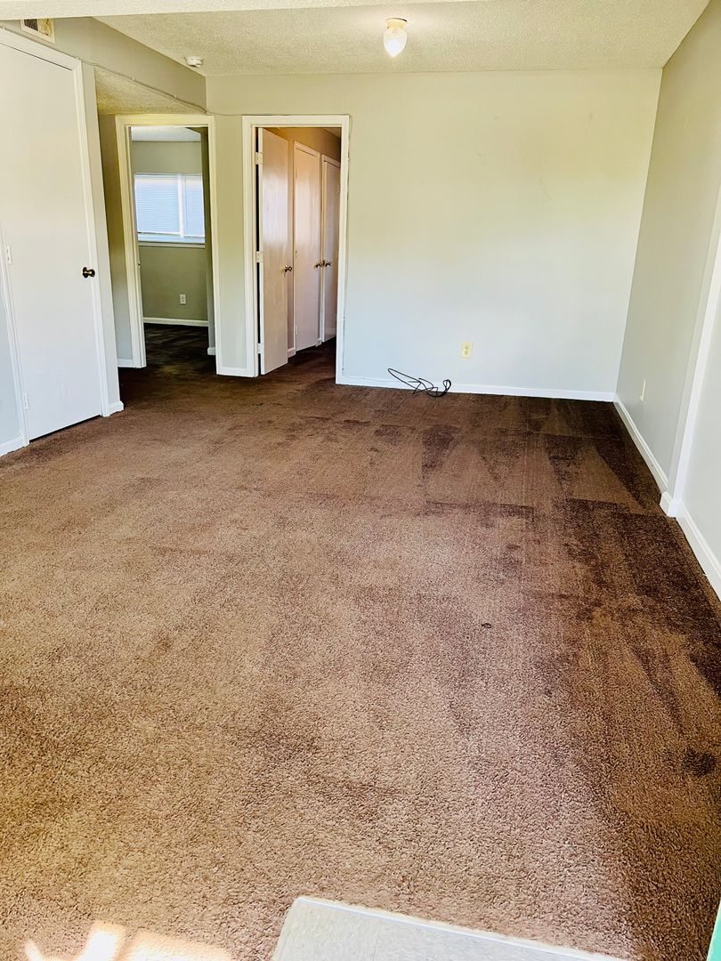 1519 Crums Lane 42, Louisville, KY 40216