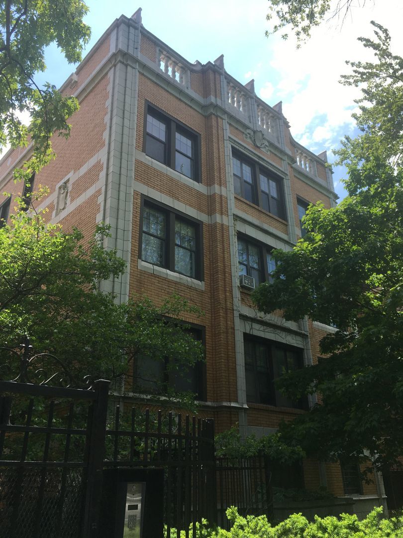 Chicago Apartment: 1417-39 W. Sherwin Ave.