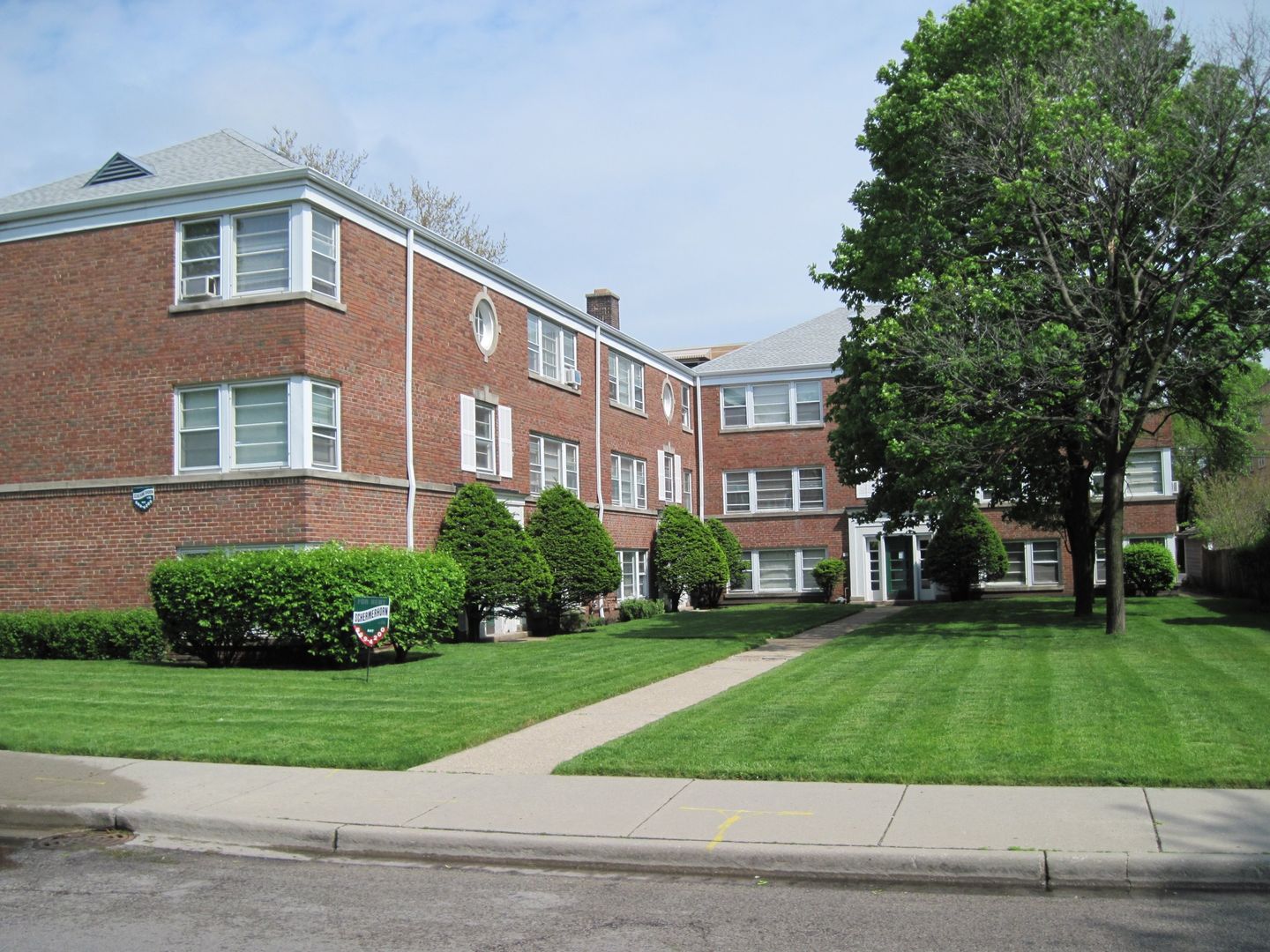 Evanston Apartment: 721-27 Austin Street