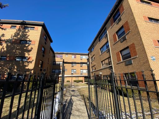 2714-24 W Bryn Mawr Ave Chicago – photo 1