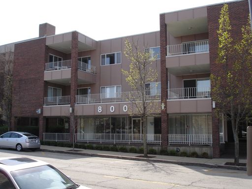 800 Oak Ave Winnetka