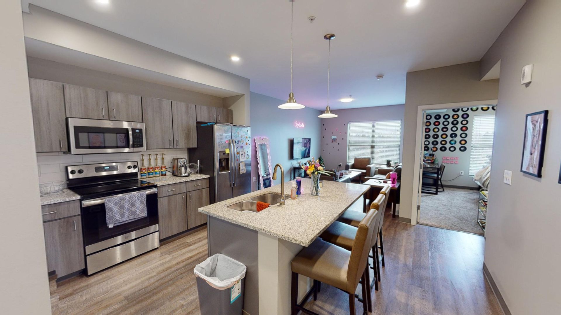 Columbus Apartment: 15 E Lane Ave