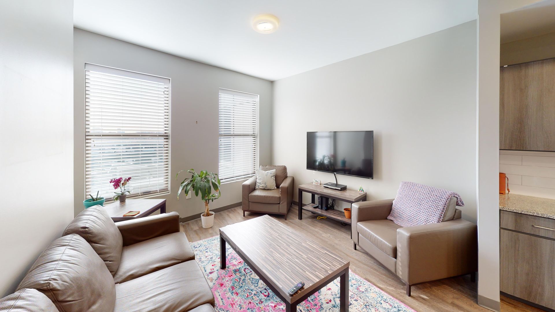 Columbus Apartment: 15 E Lane Ave